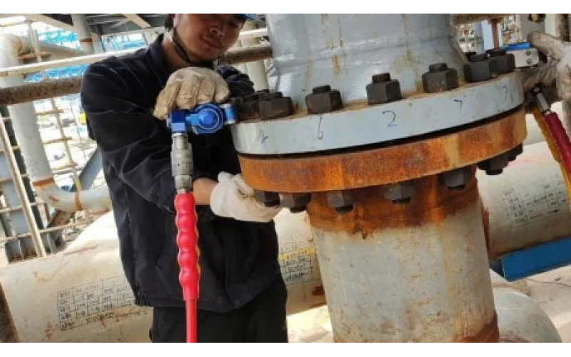 冶金余热回收设备螺栓安装预紧选用KWZK爱游戏网页版注册(中国区)官方网站液压力矩扳手